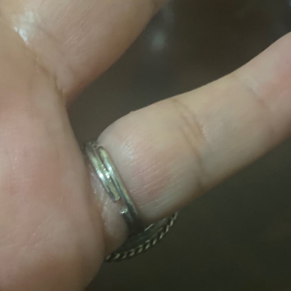 Acrylic ring - Picture 5 of 6